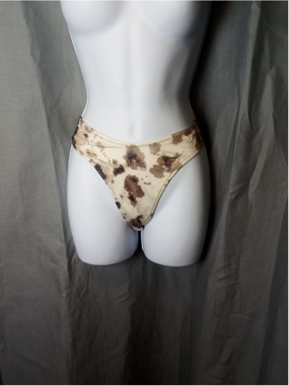 Women's PRETTYLITTLETHING Beige Brown Camouflage Print Bikini Bottom Size 6